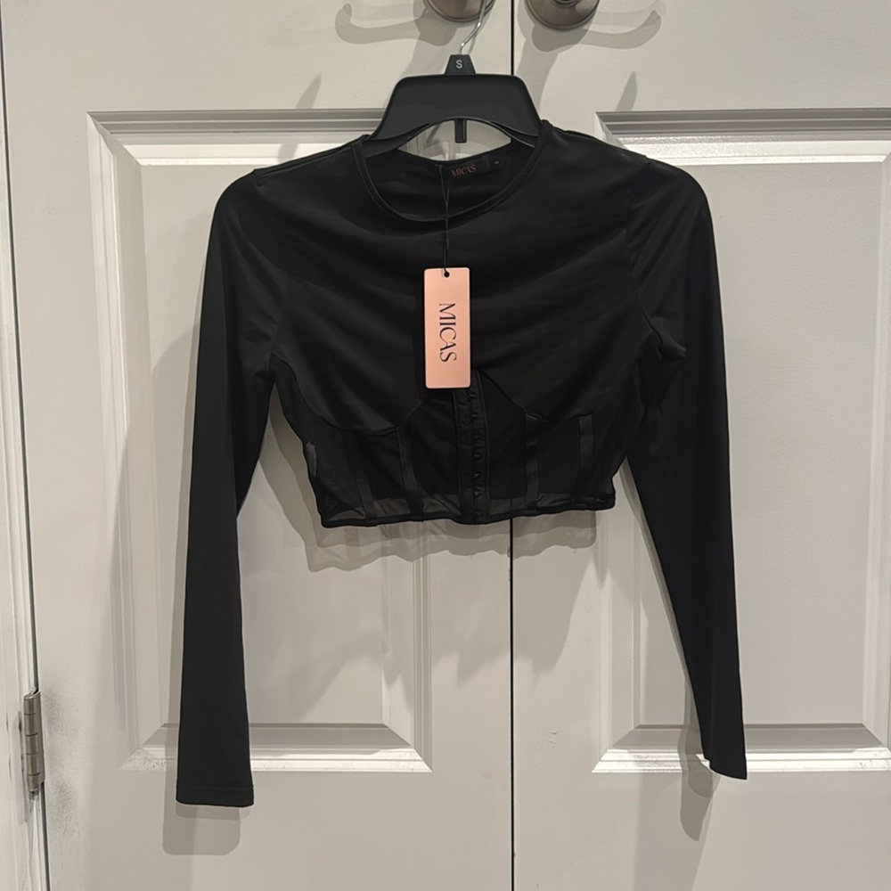Long sleeve crop top